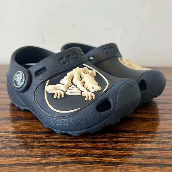 Crocs Toddler Navy Shoes Water Clogs Baby 4/5 Crocodile Logo Slip On Summer - Picture 1 of 12